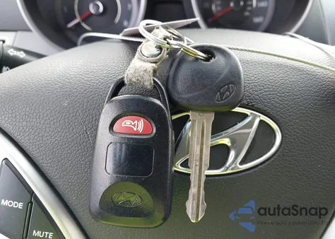 2012 Hyundai Elantra Gls (Ulsan Plant) from USA, damaged, VIN KMHDH4AE2CU323065